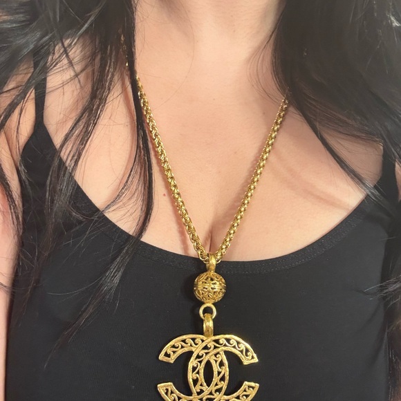 CHANEL XL Vintage Gold CC Filigree Pendant Necklace - Picture 12 of 12